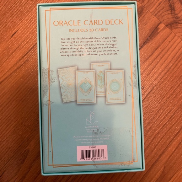 Oracle tarot card pack - gorgeous baby blue and gold cards - Picture 2 of 3